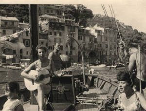 unknowncrew_jpg_w300h228